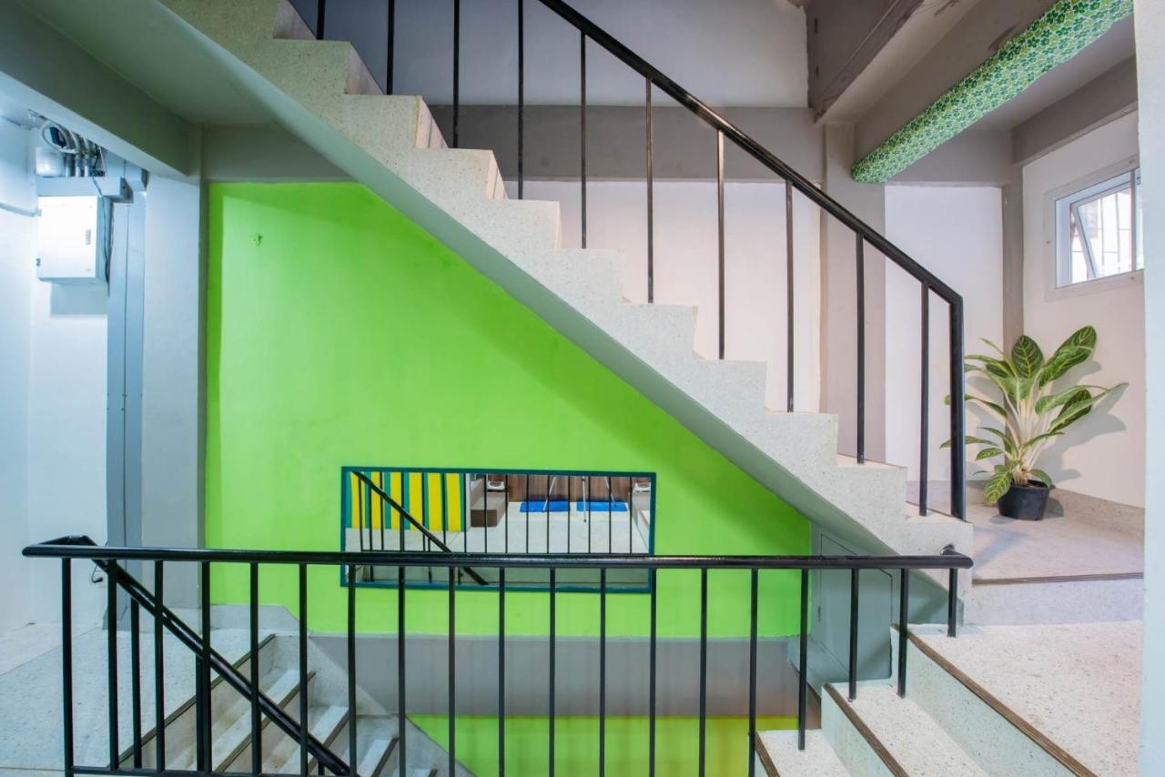 Elixir Hostel Bangkok Exterior foto